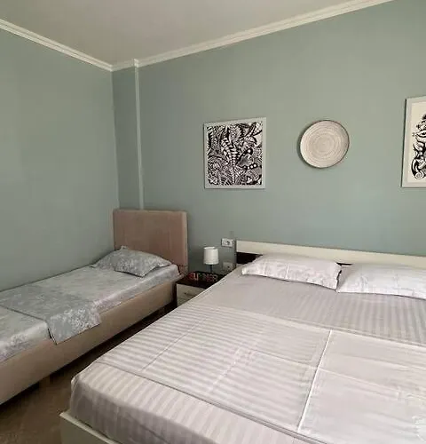 Pandora's Seaview Apartment *